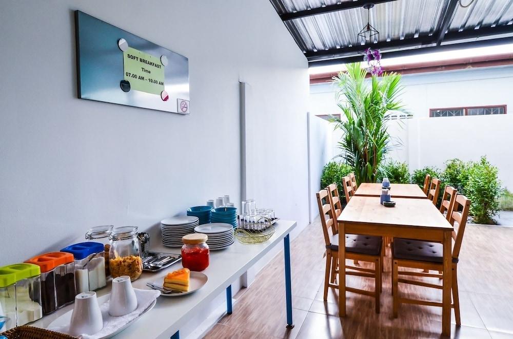 Отель Two Color Patong Экстерьер фото